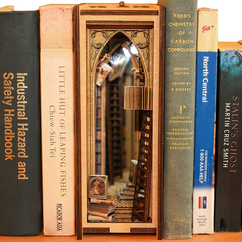 Elves Library Book Nook 3D Wooden Puzzle