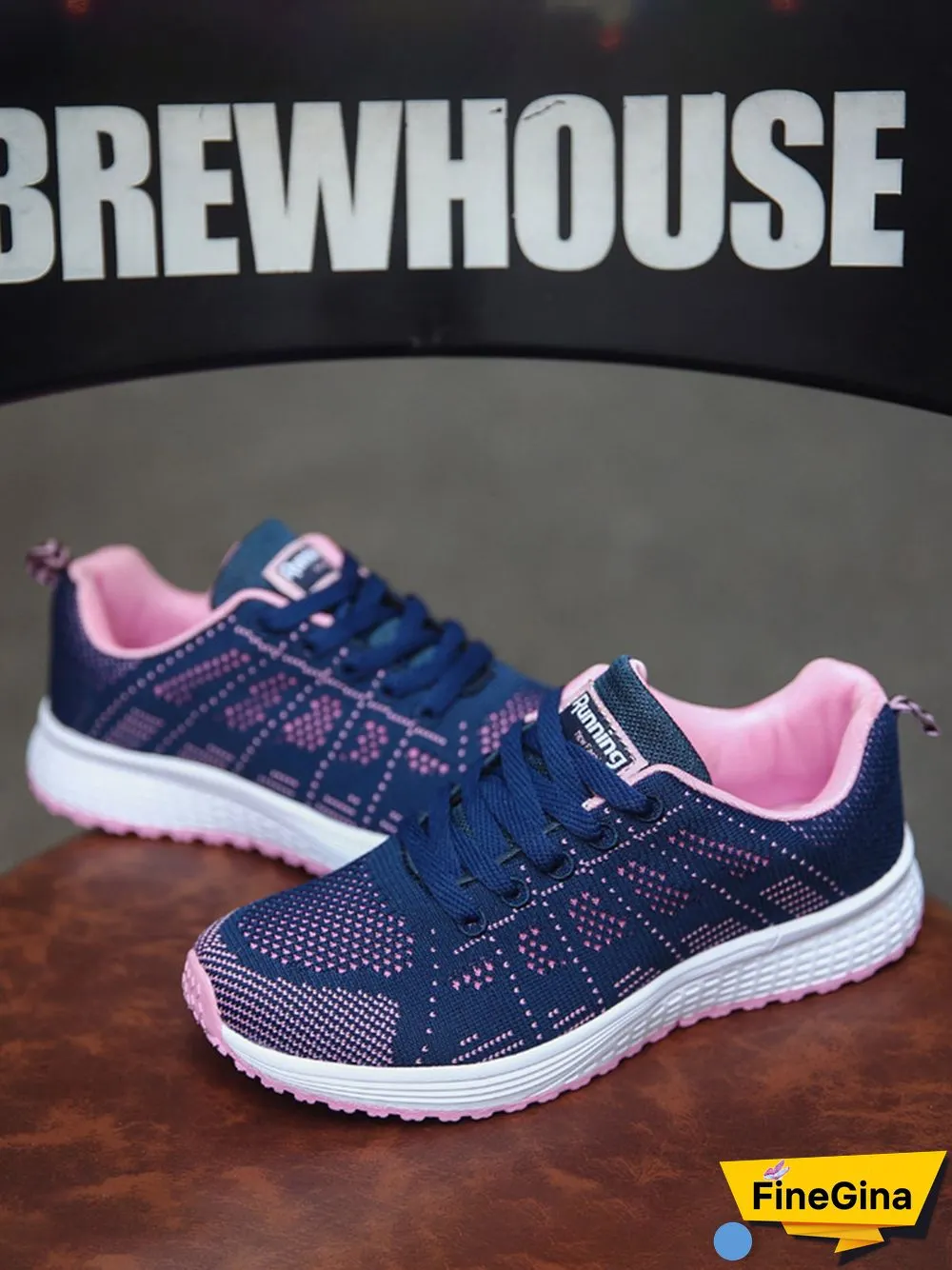 Contrasting Solid Color Breathable Mesh Casual Sneakers