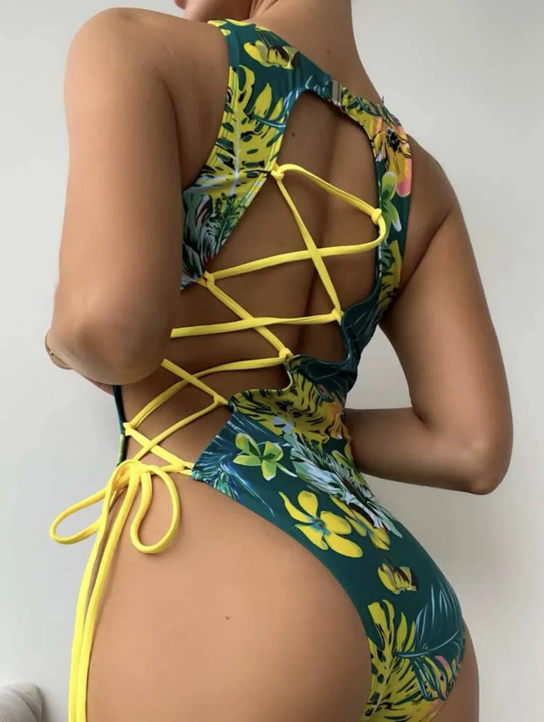 Uveng 2022 New Sexy Back Hollowed-In Banded Swimsuit Bikini