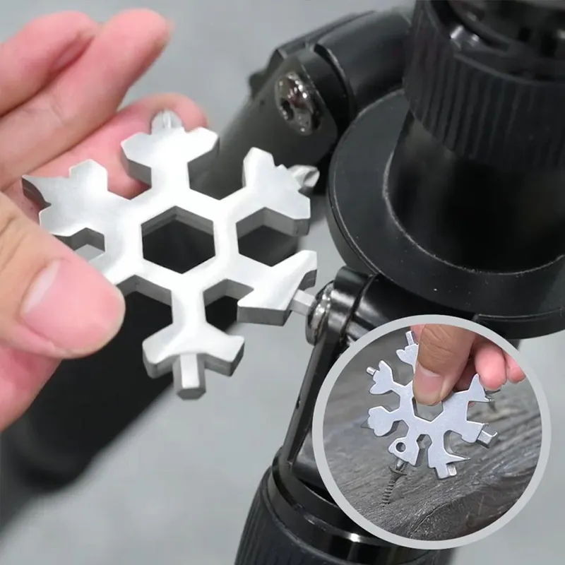 SAKER&reg; 18-in-1 Snowflake Multi-Tool