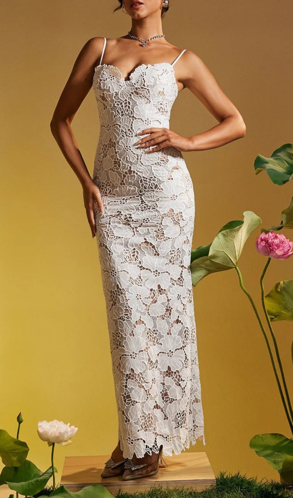 Avihu Spaghetti Floral Embroidered Maxi Dress Flowering Girl