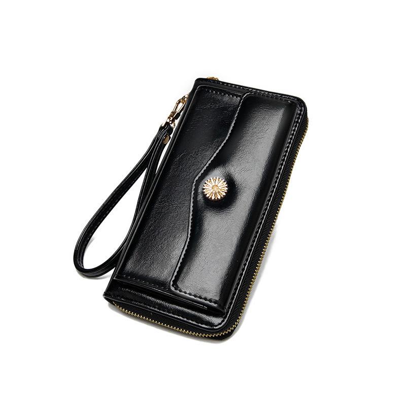 A stylish and simple long purse