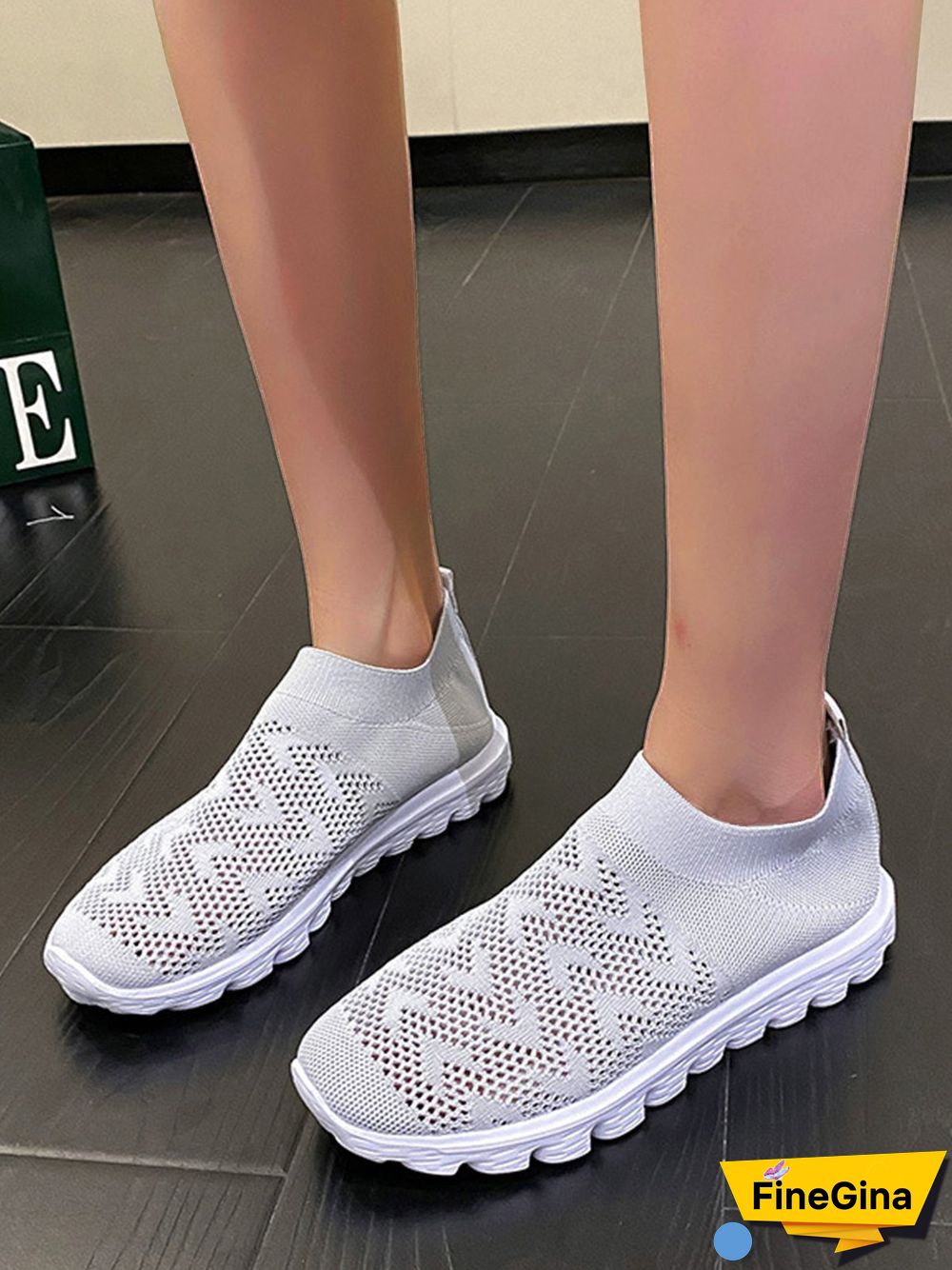 Geometric Lightweight Soft Sole Non-Slip Flyknit Sneakers