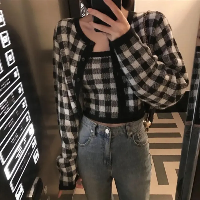 (2Pcs/set ) Korean Fashion Plaid Knitted Cardigan + Checkered Vest Two-piece Set Blusa De Frio Feminina Sueters De Mujer 1125-1