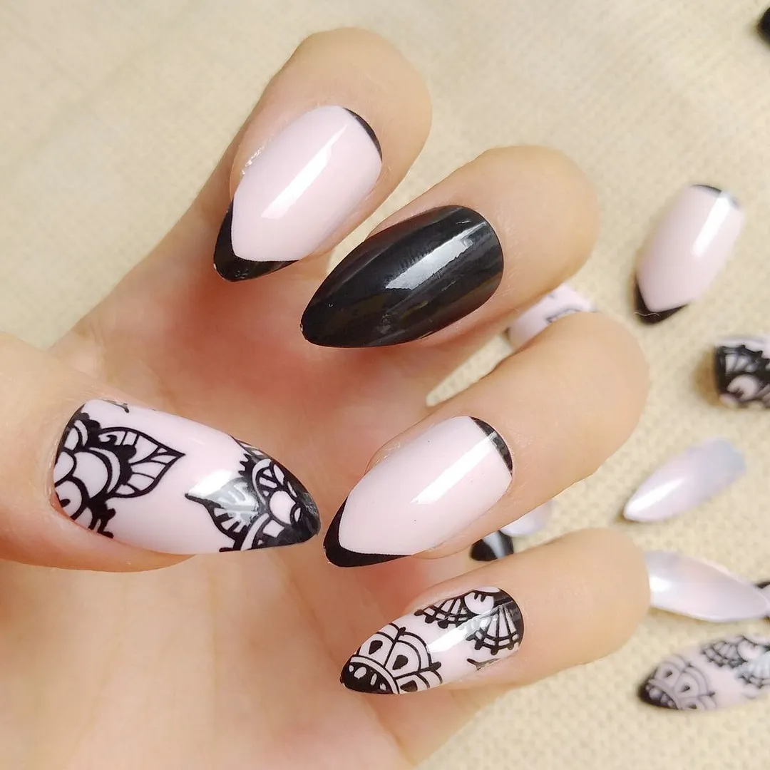 24Pcs French Short Stiletto False Nail Black White Rose Artificial Fake Nails With Design Lady DIY Finger Tip Manicure Tools-Nail Inspo