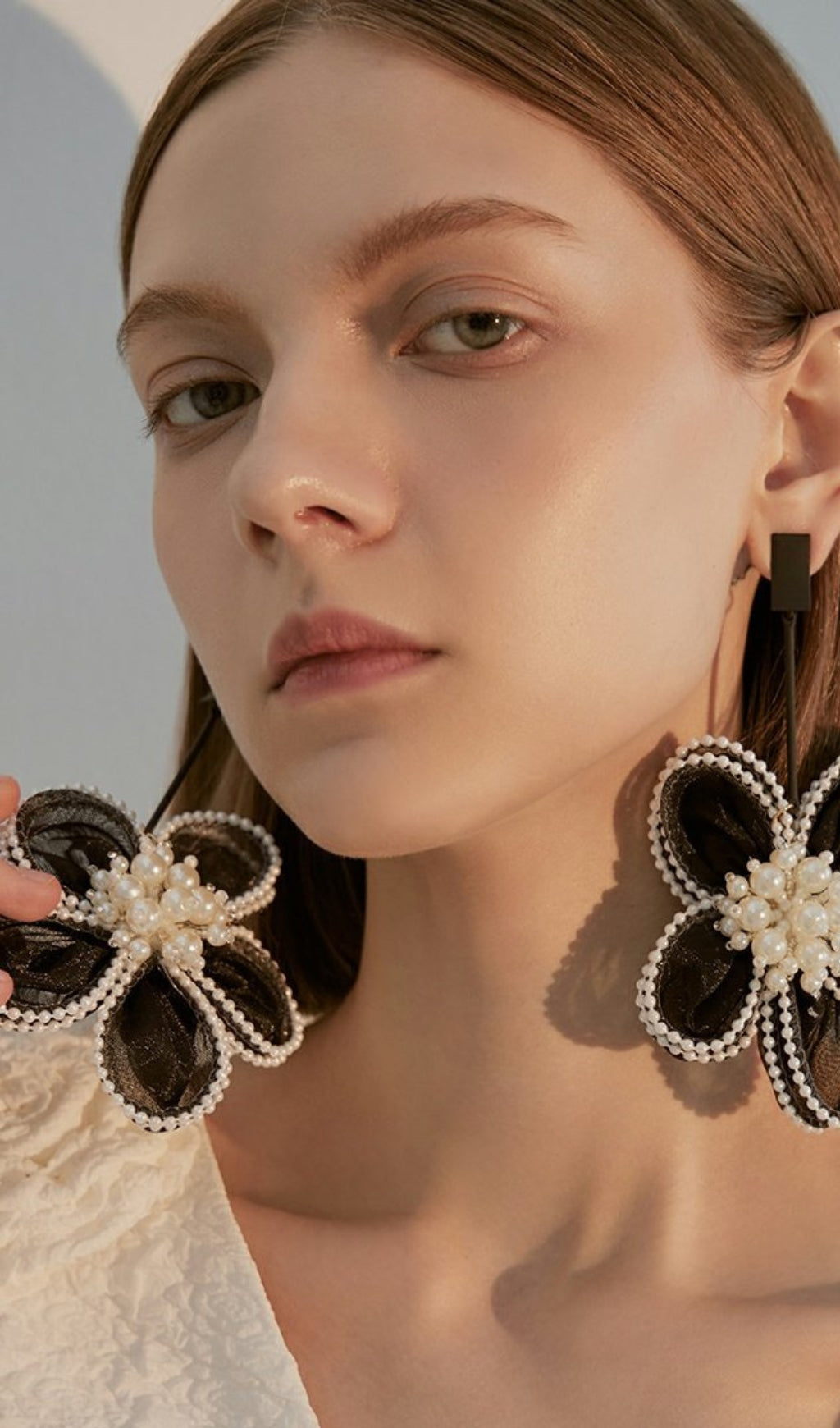 Fashionslee WomenAura Black Lace Flower Pearl Earrings