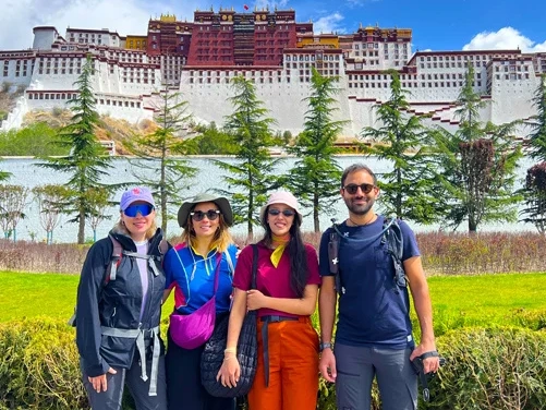 10-Day Tibet Grand Expedition: From Sacred Lakes to Everest&rsquo;s Summit（Only May to September）