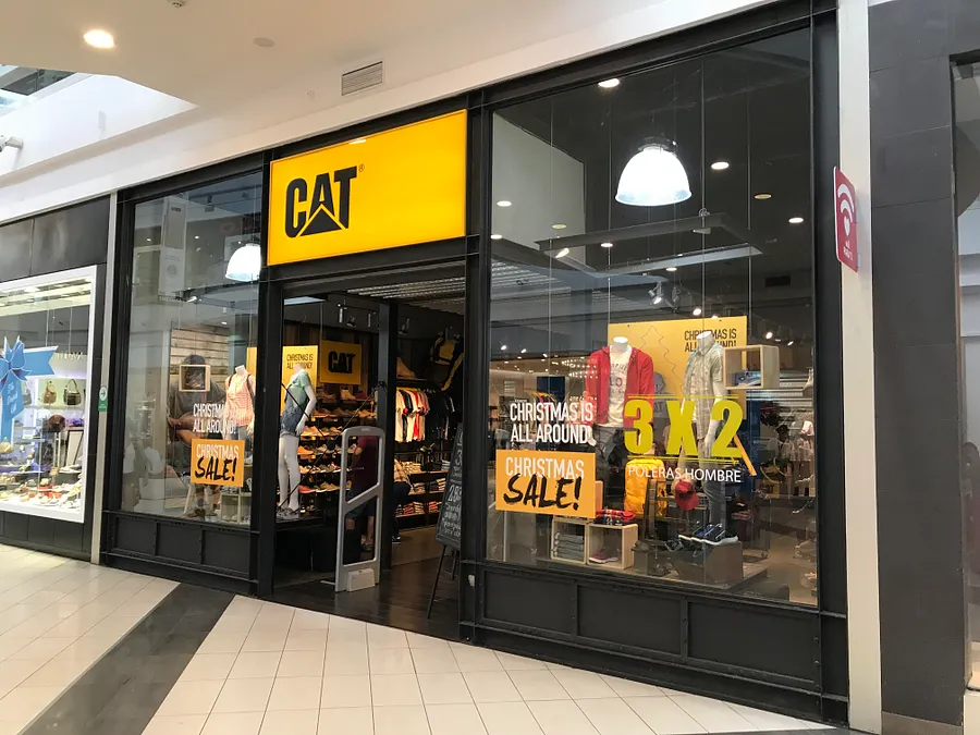 Caterpillar to luksusowy sklep odzieżowy w Chile: r/pics