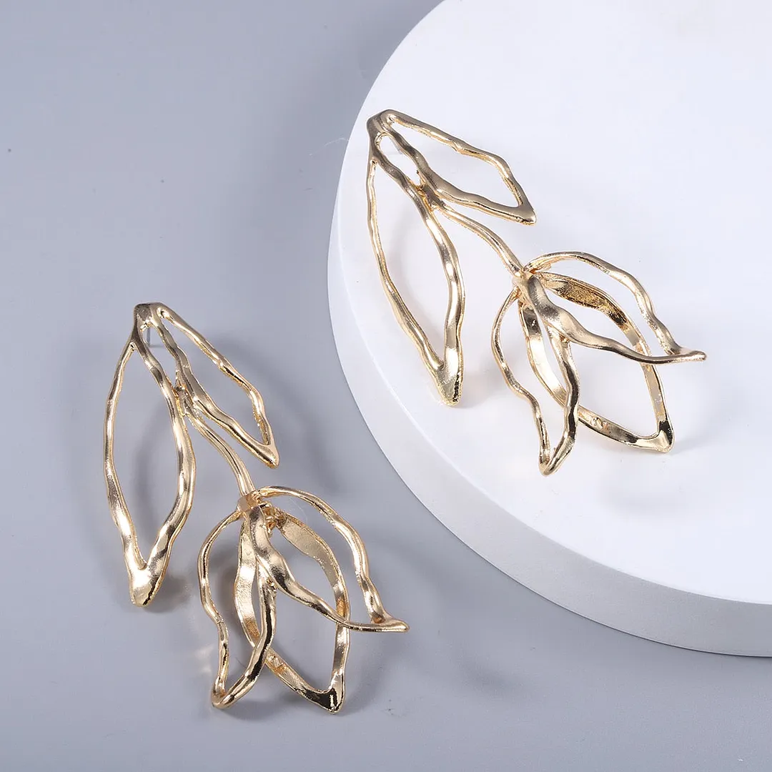 Dvacaman Tulip-Shaped Metal Dangle Earrings For Women Vintage Gold Color Flower Drop Dangle Earrings Trend Wedding Jewelry Party