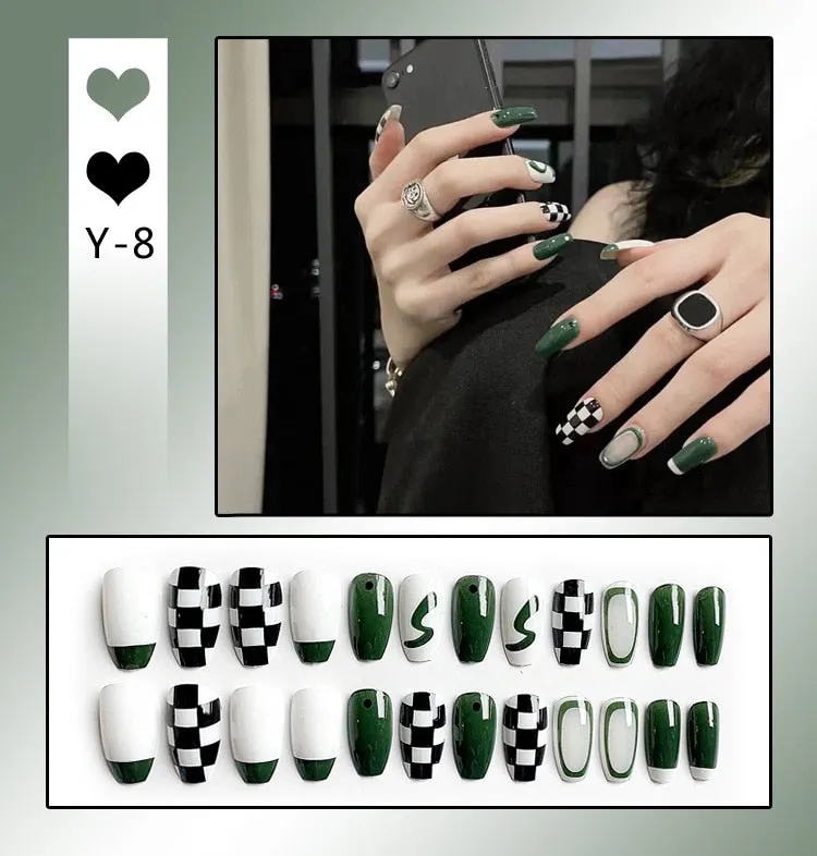 24Pcs Coffee Color With Grids Heart Designs False Nail Full Cover Fake Nails with Glue Detachable Wearable Manicure Nail Tips-Nail Inspo