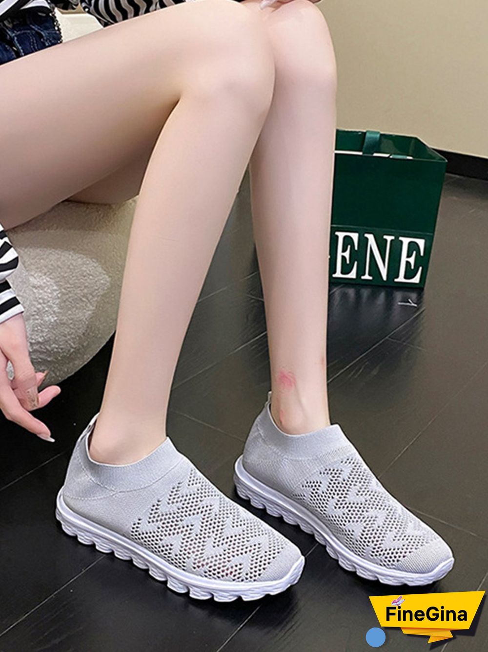 Geometric Lightweight Soft Sole Non-Slip Flyknit Sneakers