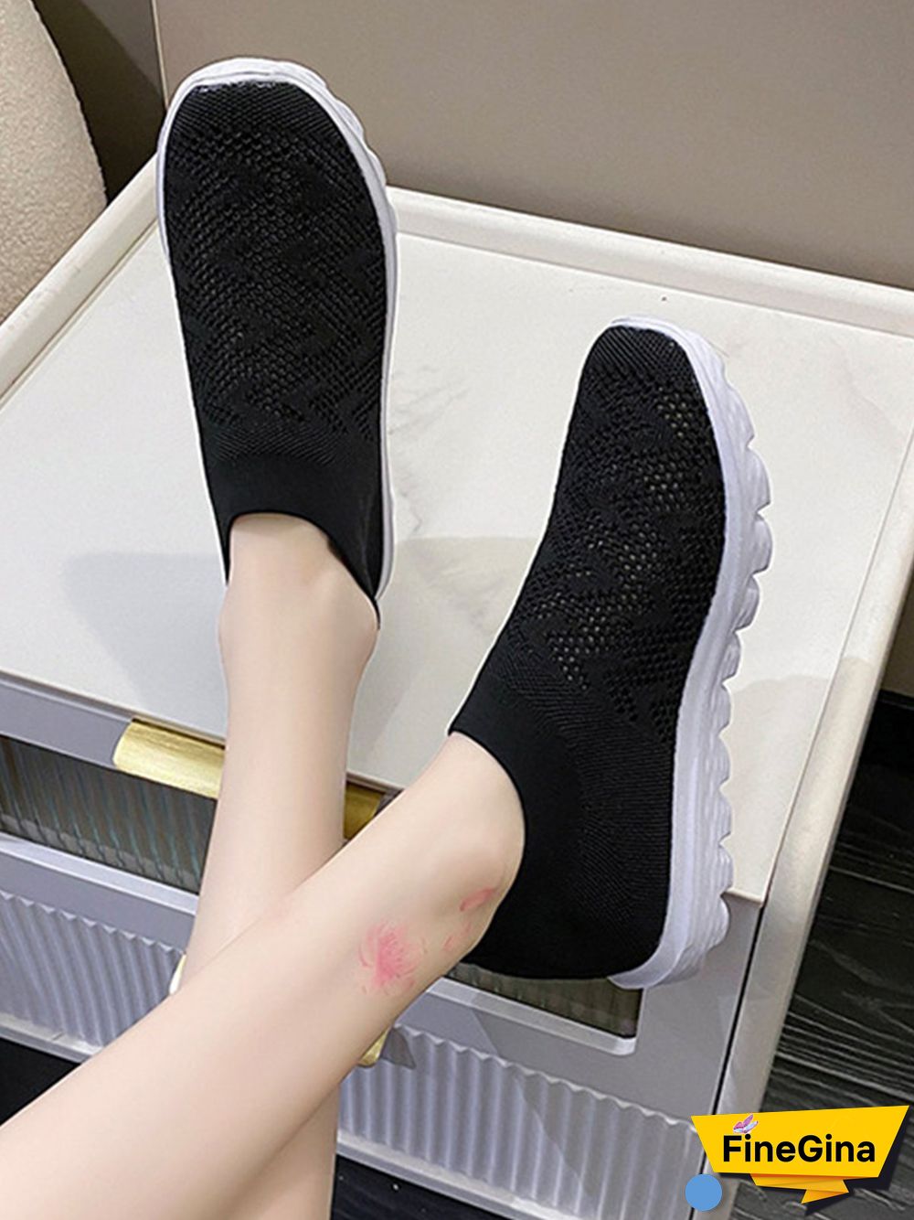 Geometric Lightweight Soft Sole Non-Slip Flyknit Sneakers
