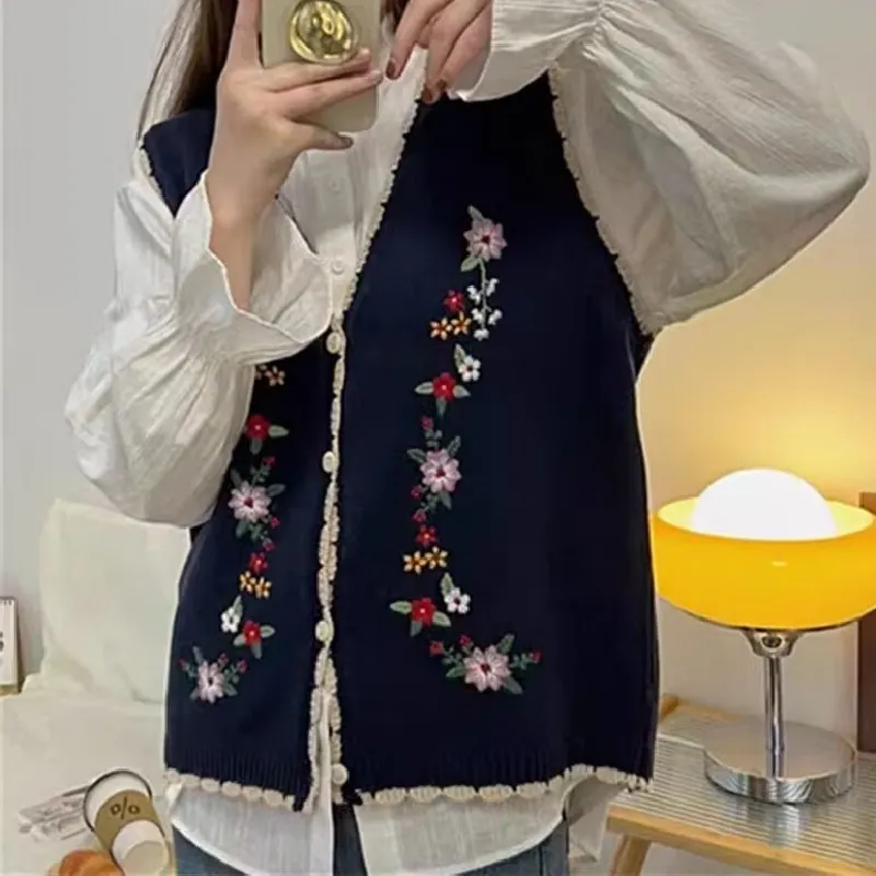 Churchf Churchf 2024 New Age Reduction Fold Wear Sleeveless Vest Top Korean V-Neck Embroidered Flower Knit Vest Women