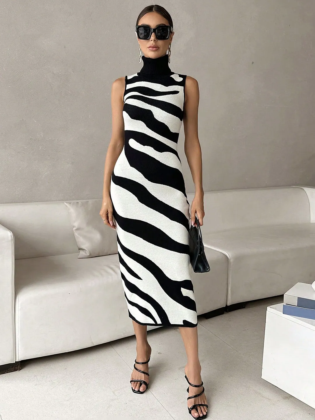 Nigikala Nigikala High-Neckless Sleeveless Striped Bag-Butyle Slimmed Sexy Knitted Dress Woman