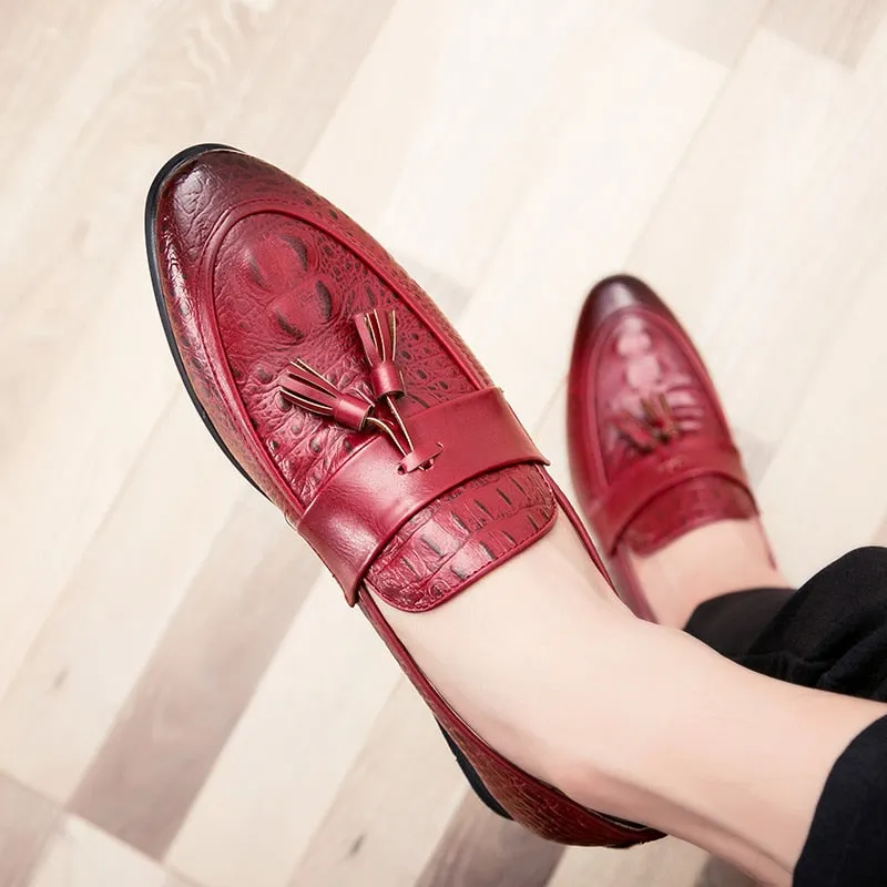 Patent Leather shoes men Leather outdoor tassel slip on moccasins With Bow Tie Men Wedding Black Dress Shoes Men Banquet Loafers