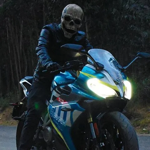 Full Head Skull Mask with Movable Jaw