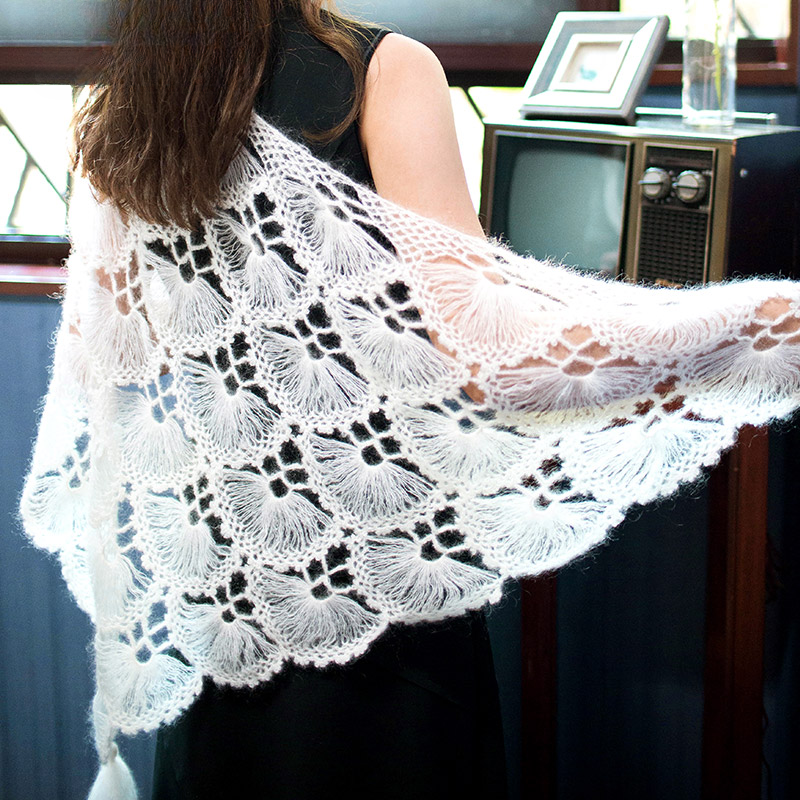 Susan's Blossom Crochet Infinity Scarf DIY Kit &ndash; Luxurious Mohair Weaving
