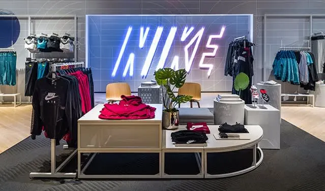 Trgovina Nike Beijing Brand Experience. PEKING, KITAJSKA. Nike.com