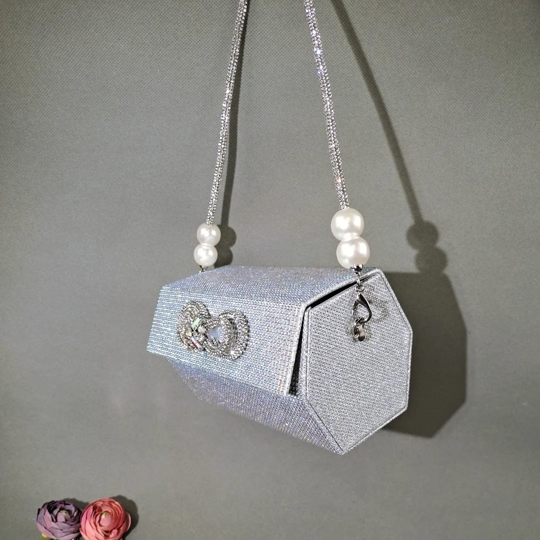 QSGFC 2022 Silver color popular pointed Full of diamonds and shiny shoes with bags, banquet shoes and bags, and friends party s