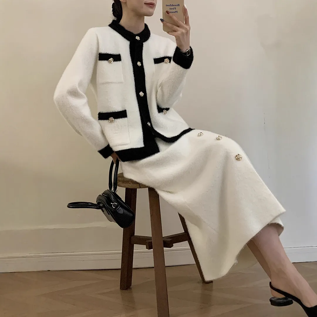 Athvotar Athvotar New Soft Horse Hair V-Neck Hollow Open Shirt Femininity Lazy Wind Buckle Lantern Sleeve Sweater Coat