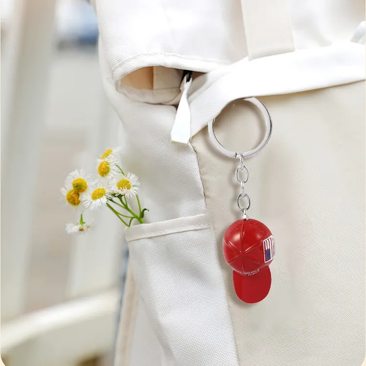 🦅"Make America Great Again"🗽 - Red Hat Keychain