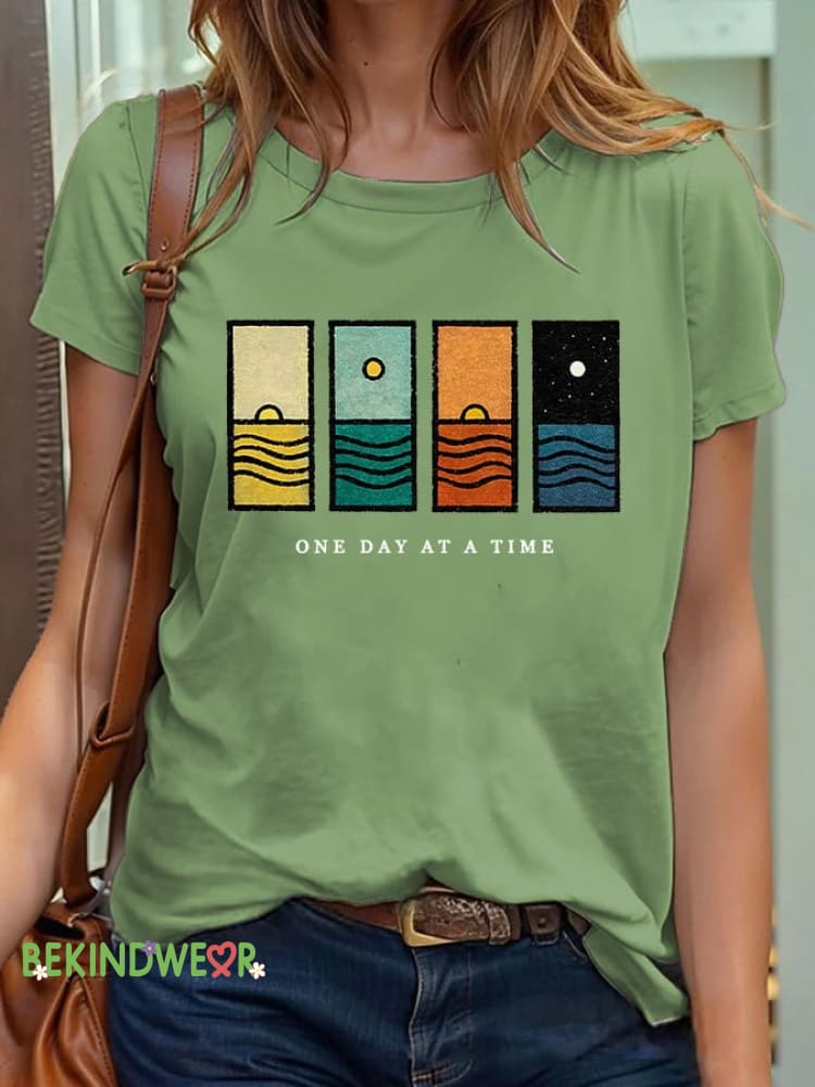 Women&rsquo;s Retro One Day At A Time Print T-Shirt Light Green / S