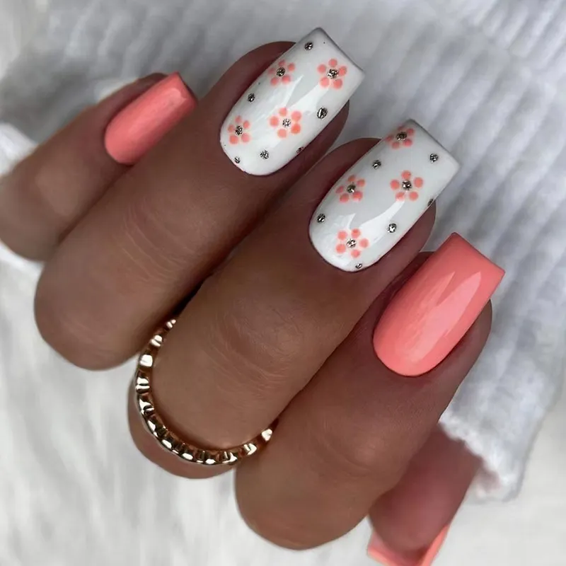 Churchf Churchf And Long Fashion European Square Nail Fake Nails Lovely Pink Tender Girl Flower Flower Wear A Finished Products