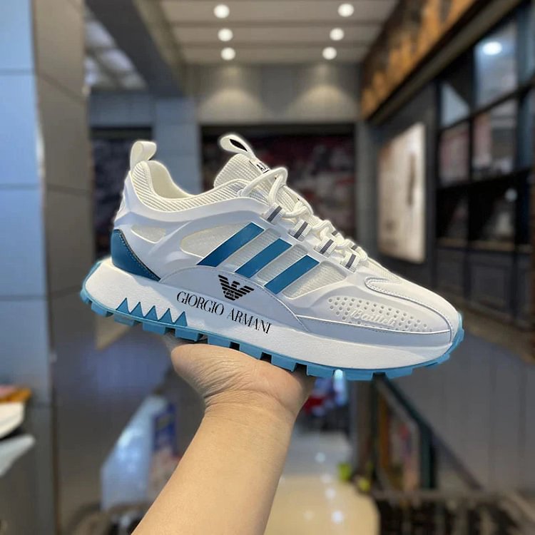 Usnjene superge Armani na razstavi Air Hawks