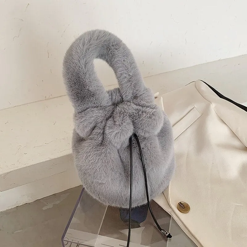 էѧӧܧ Winter Small Soft Faux Fur Shoulder Crossbody Bags 2021 Women Brand Luxury Fashion Lady Chain Totes Handbags Purses