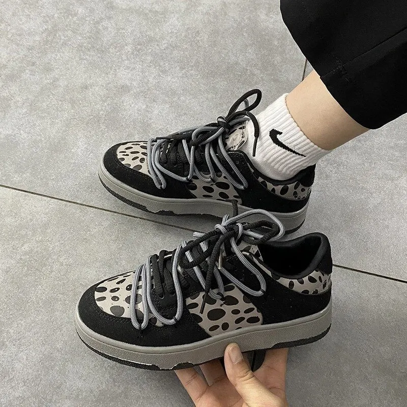 2022 Men Women Skateboard Sneakers Fashion Trainers Womens Chunky Dunk Sneakers Korean Tenis Female Lace Up Casual Shoes