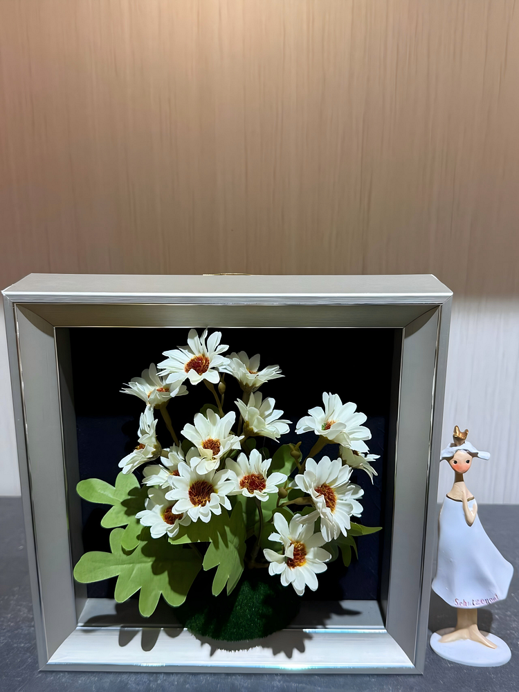  Lifelike & Eco-Friendly Artificial White Daisy Framed Botanical Display 🌼(Size7.8*7.8 in)
