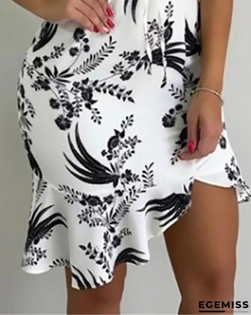 V-neck Print Eyelet Lace-up Ruffles Dress | EGEMISS