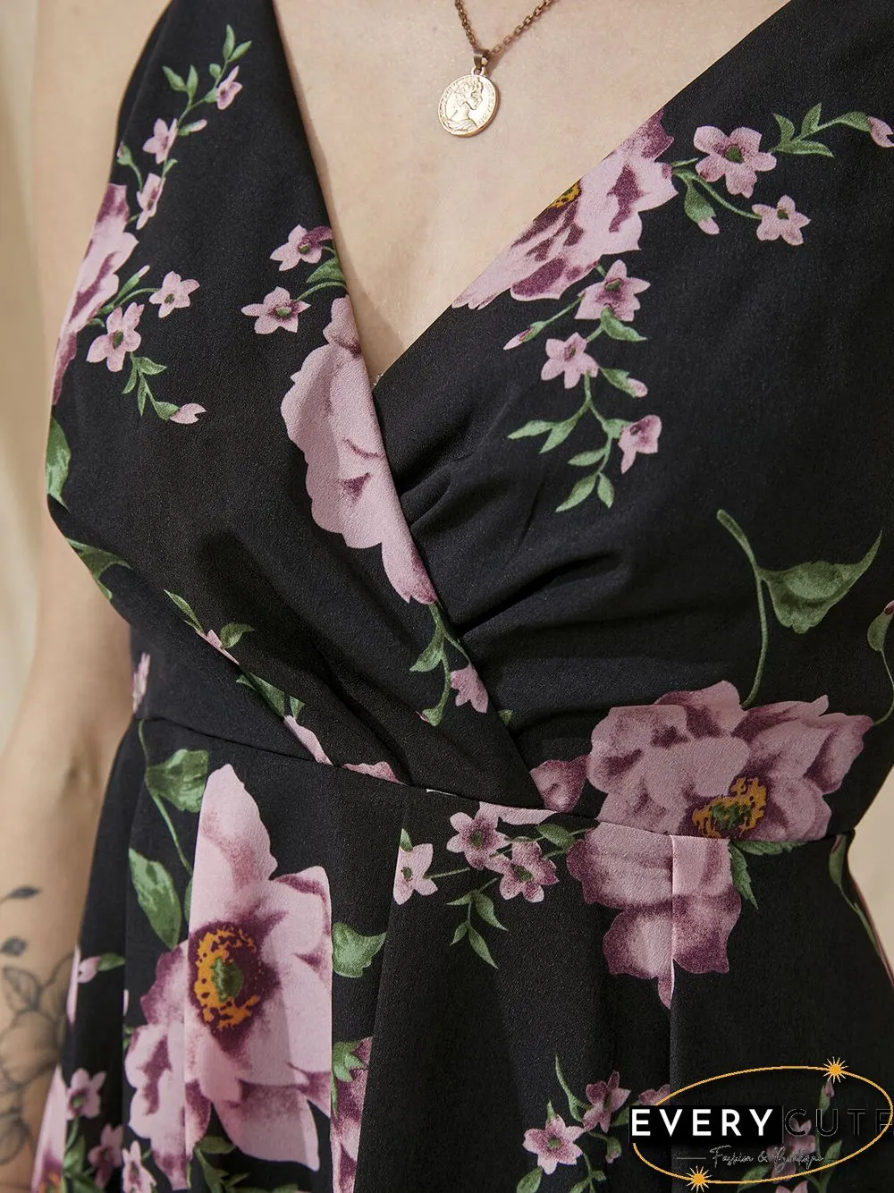 Spaghetti Strap Random Floral Print V-neck Sleeveless Dress
