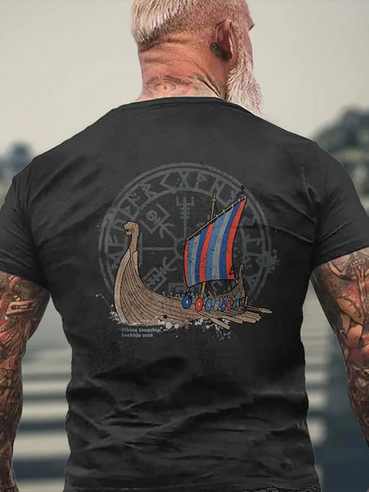 Gedrucktes Schiff im Wikinger-Stil f&uuml;r M&auml;nner T-Shirt