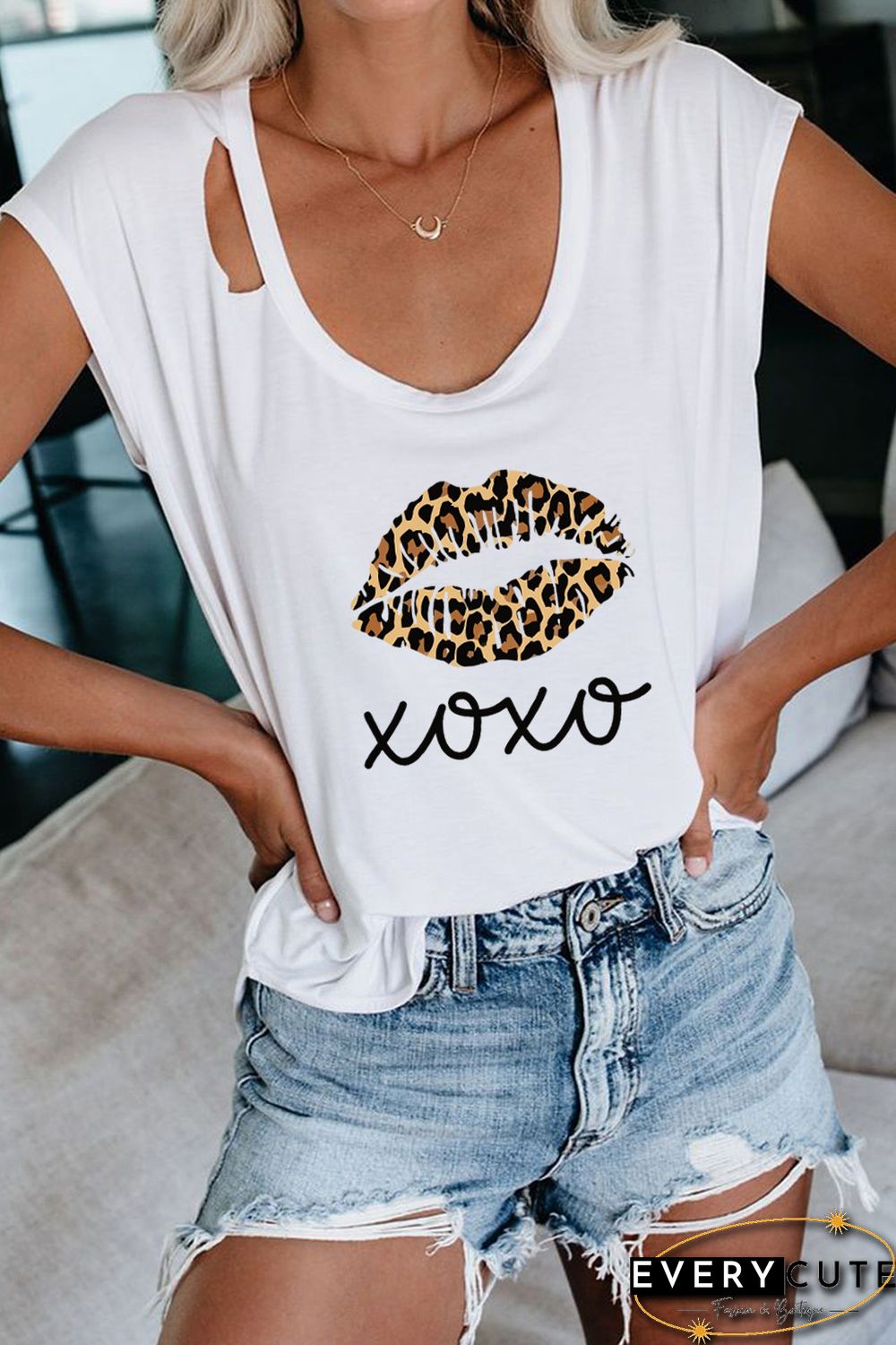 White Leopard Lips XOXO Cut out T-shirt