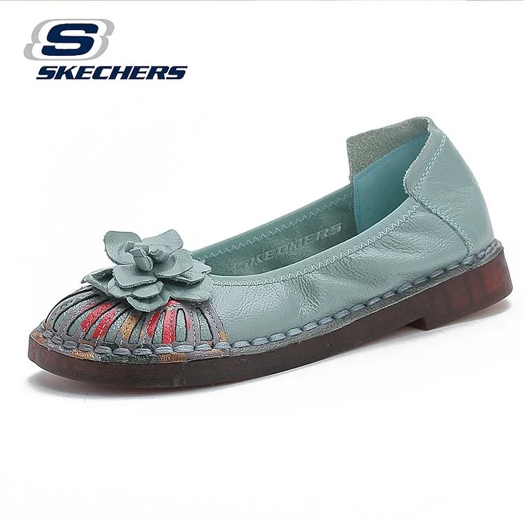 SKECHERS&reg; női lapos bőrcipő vir&aacute;gmint&aacute;val