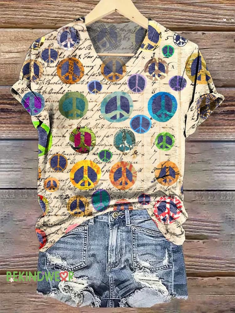 Women&rsquo;s Colorful Peace Sign V-neck Casual T-Shirt Multicolor / S