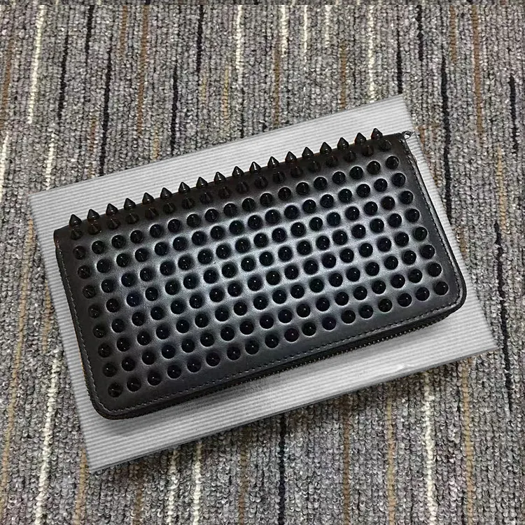 Red bottom lining square rivet wallet Vocosi VOCOSI