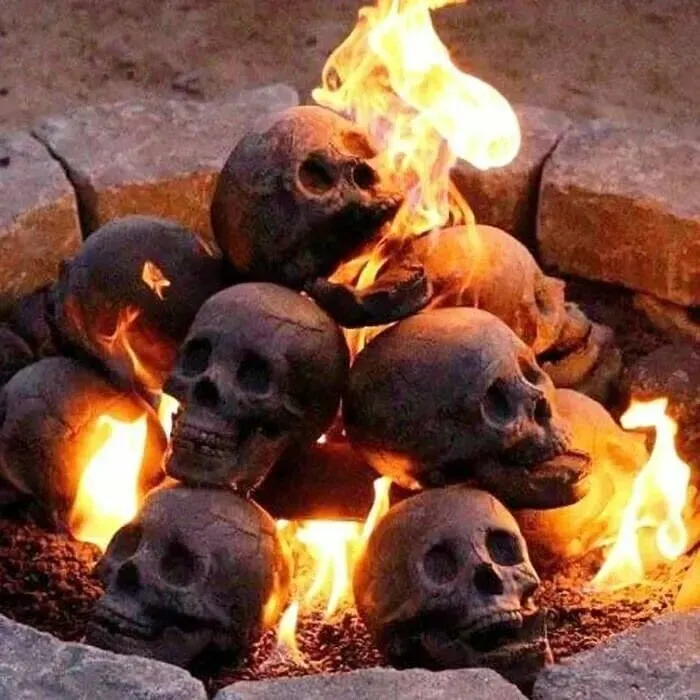 🎃HALLOWEEN HOT SALE 49%  🔥 Terrifying Human Skull Fire Pit💀