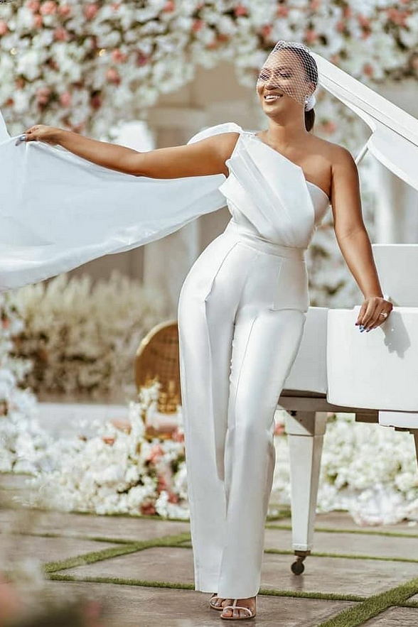 Lussooy Beautiful White Jumpsuit Evening Dress 