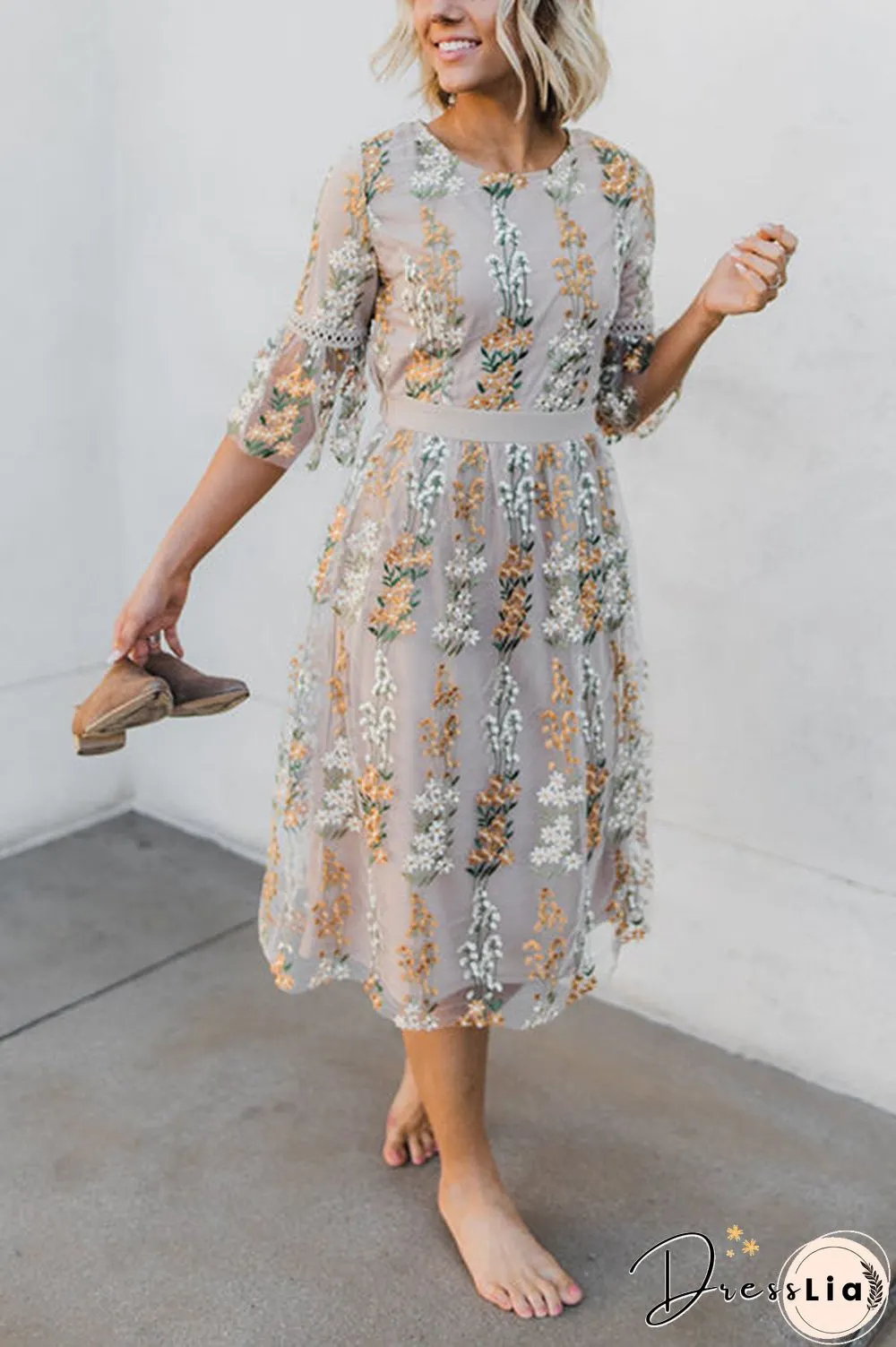  Sleeveless Bloom Embroidered Dress
