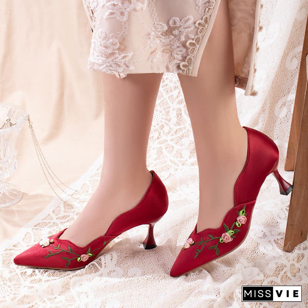 Vintage Floral Embroidery High Heel Pointed Shoes