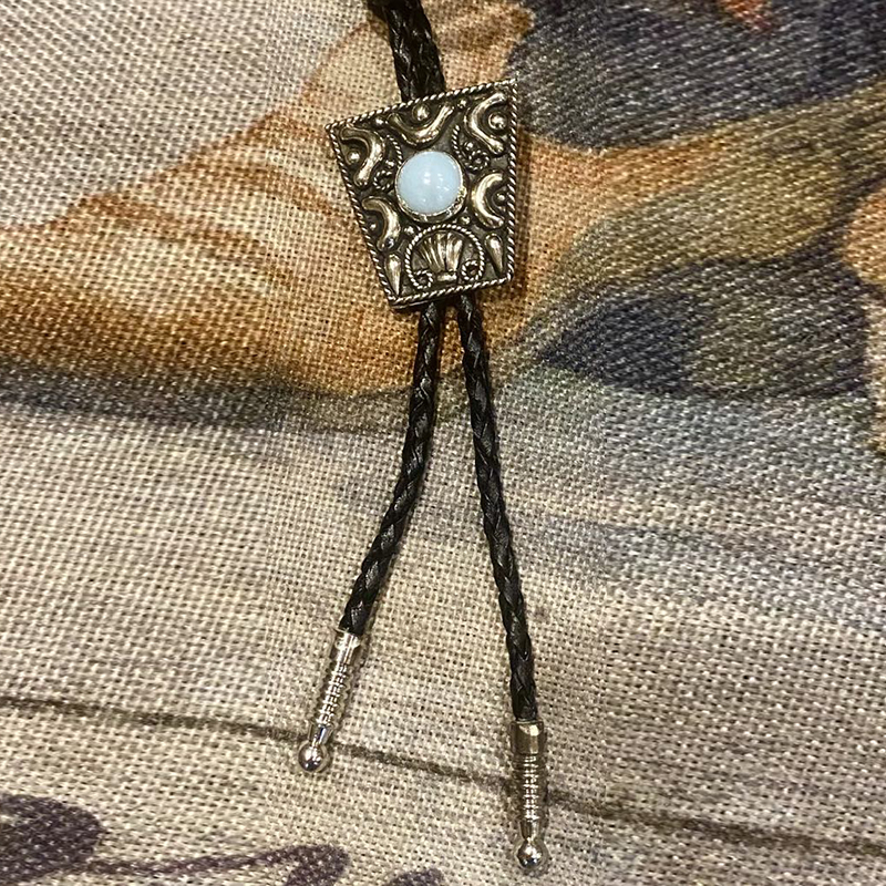 Trapezoid Light Grey Gem Bolo Tie