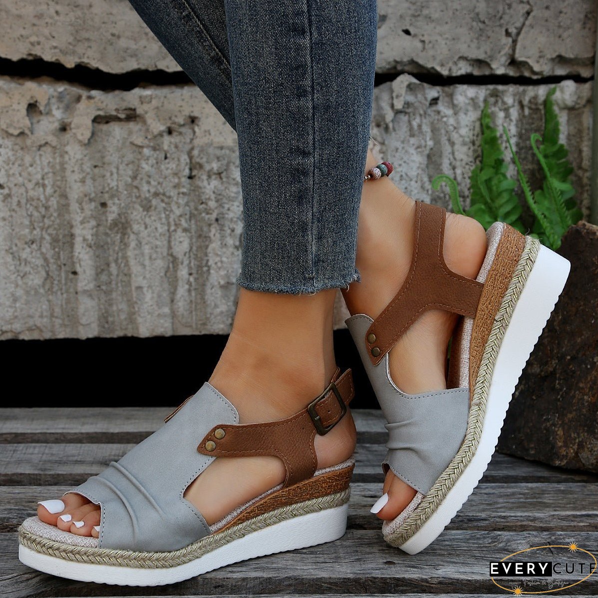 Cozy and airy Sandals
