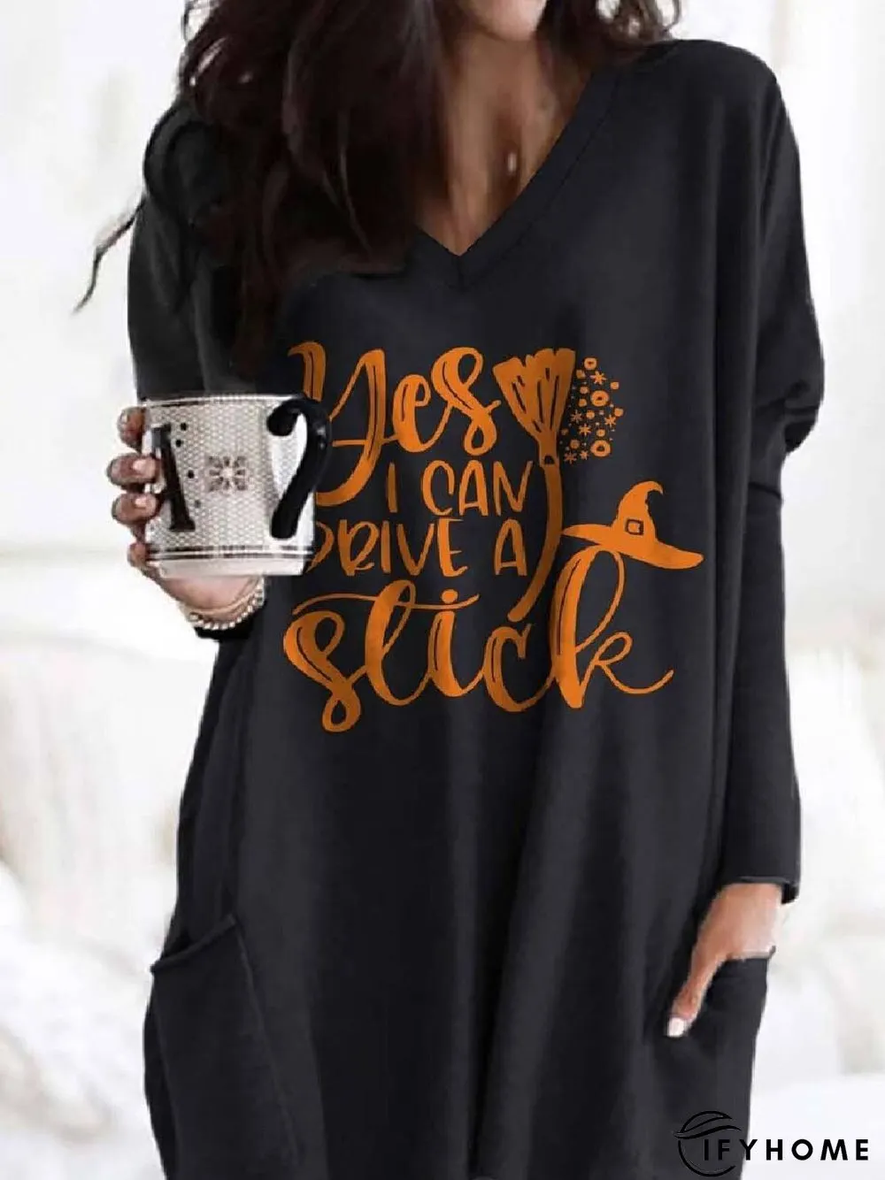 Regular Fit V Neck Letter Top | IFYHOME