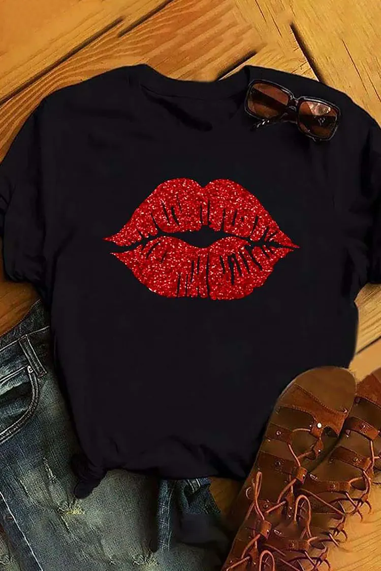 Plus Size Black Casual Lips Print Basic T-Shirts 2024 - Xpluswear
