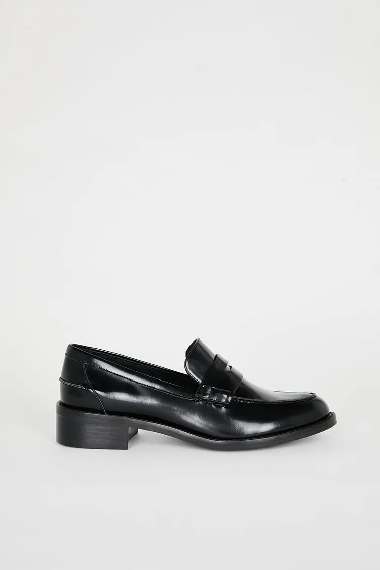 Neighbor Loafers