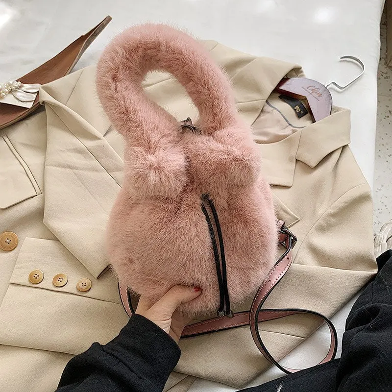 էѧӧܧ Winter Small Soft Faux Fur Shoulder Crossbody Bags 2021 Women Brand Luxury Fashion Lady Chain Totes Handbags Purses