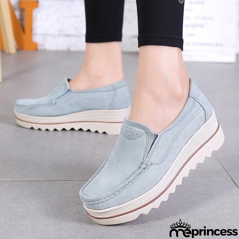 Women's Breathable Suede Round Toe Slip On Platform Shoes