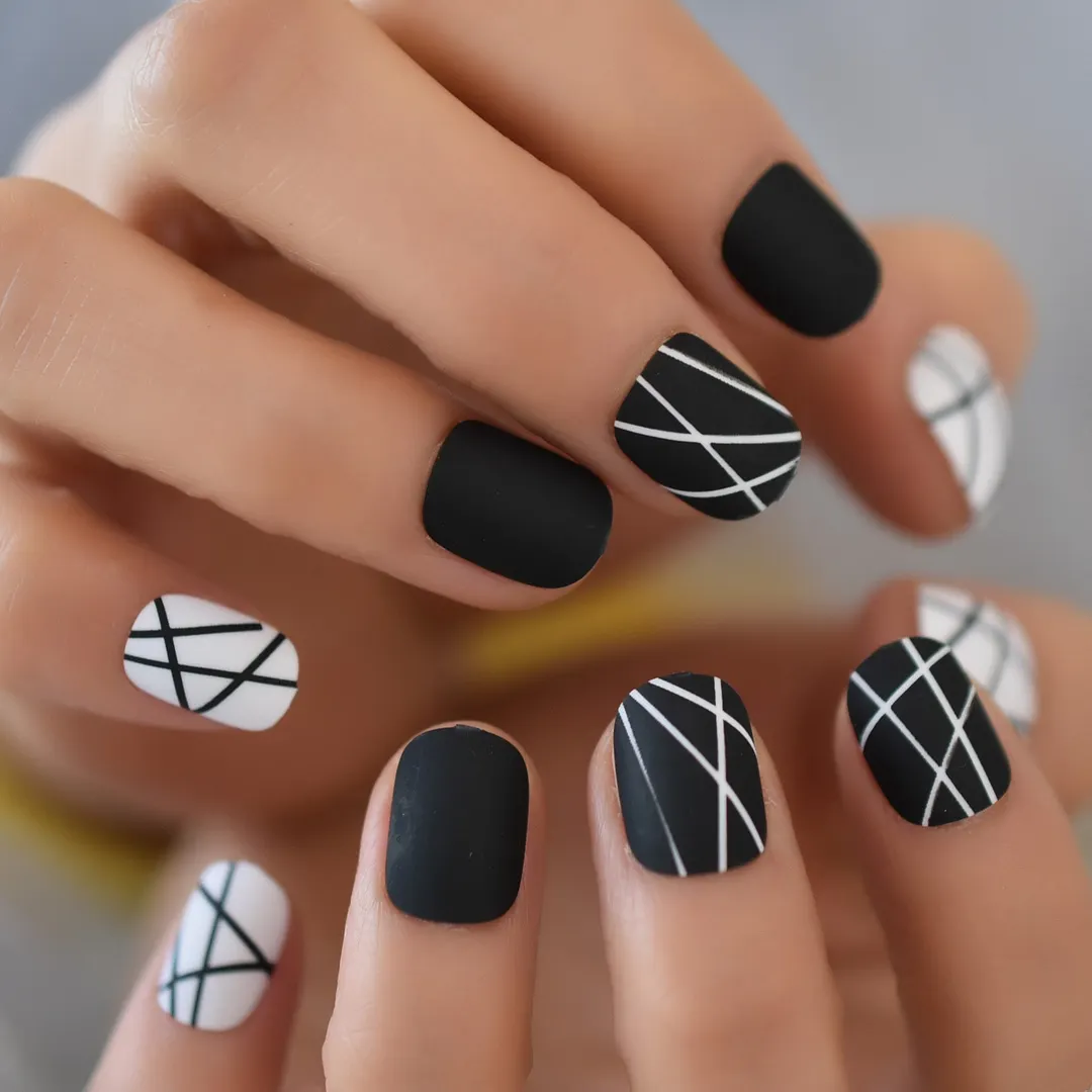 Mix Color Nail Short Squoval Dark Red Petie Fake Nails Glossy Shiny Ladies Fingernails Perfect for Office Lady with Adhesive-Nail Inspo